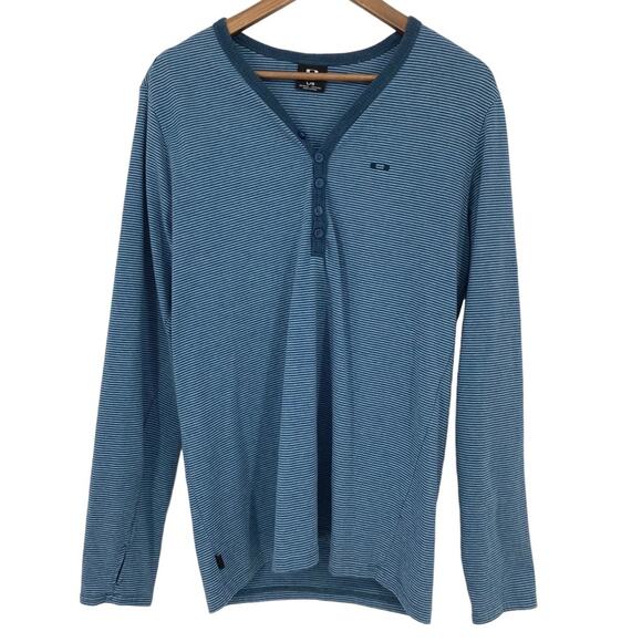 OAKLEY Striped Quarter Button Long Sleeve Shirt Teal Blue Size Large Thumb Holes - Picture 1 of 7